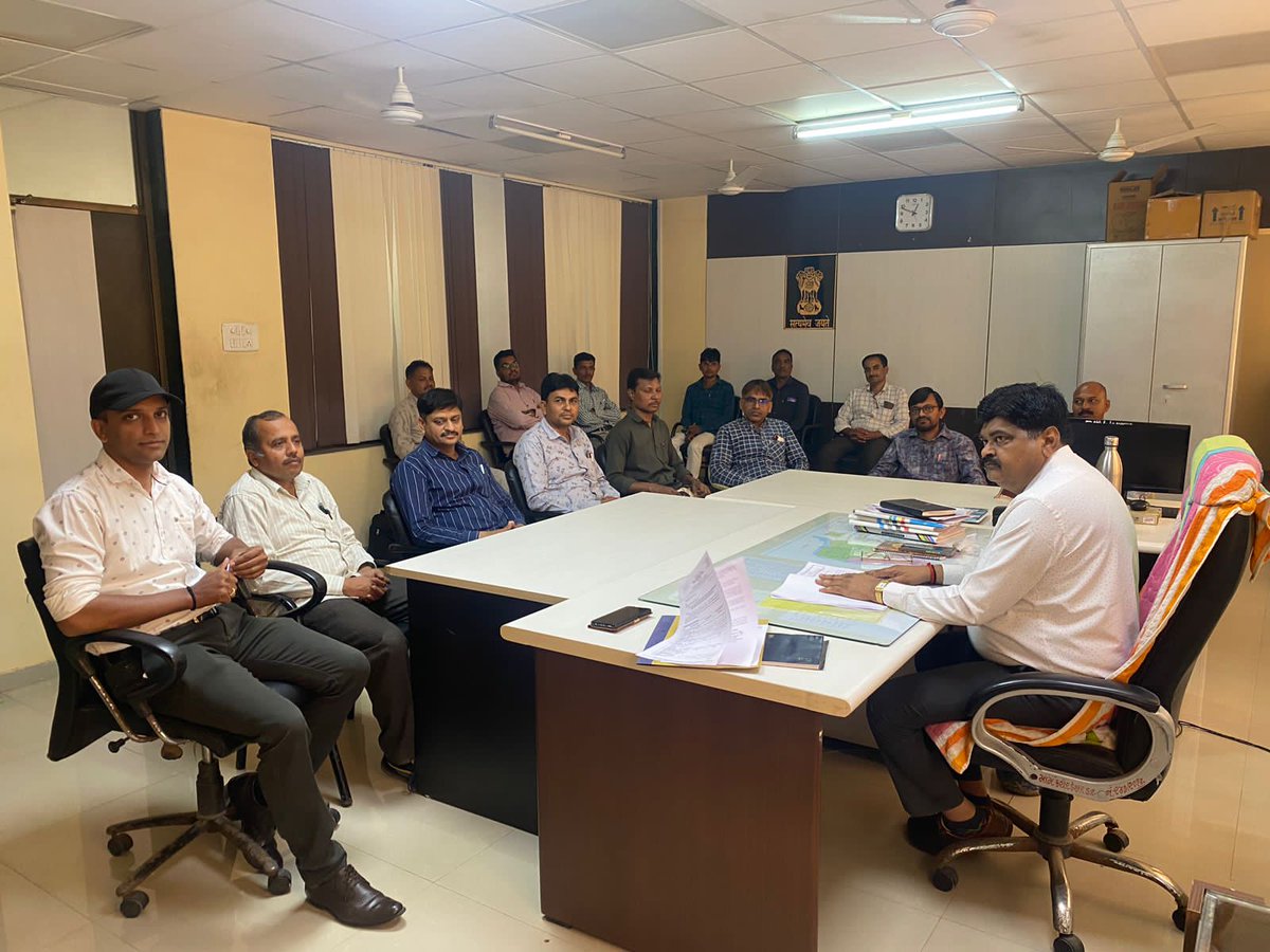 મતદાયાદી ખાસ સંક્ષિપ્ત સુધારણા કાર્યક્રમ 2023 અંતર્ગત મદદનીશ મતદાન નોંધણી અધિકારી અને મામલતદાર ડેસરના અધ્યક્ષ સ્થાને સેક્ટર સુપરવાઇઝર ની તાલીમ તથા મિટિંગ યોજવામાં આવી.<a href="/CollectorVad/">Collector & DM Office Vadodara</a> <a href="/DEOVADODARA/">District Election Officer Vadodara</a> <a href="/SdmSavli/">SDM & Prant Officer Savli</a> <a href="/ECISVEEP/">Election Commission of India</a>