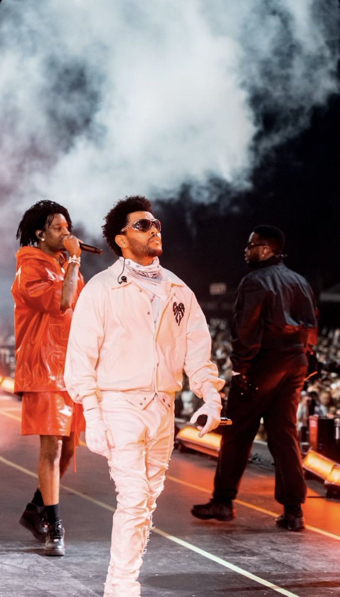 NewsWeeknd's tweet photo. Coachella Week 1 🏜 https://t.co/jFL2GMoSyW