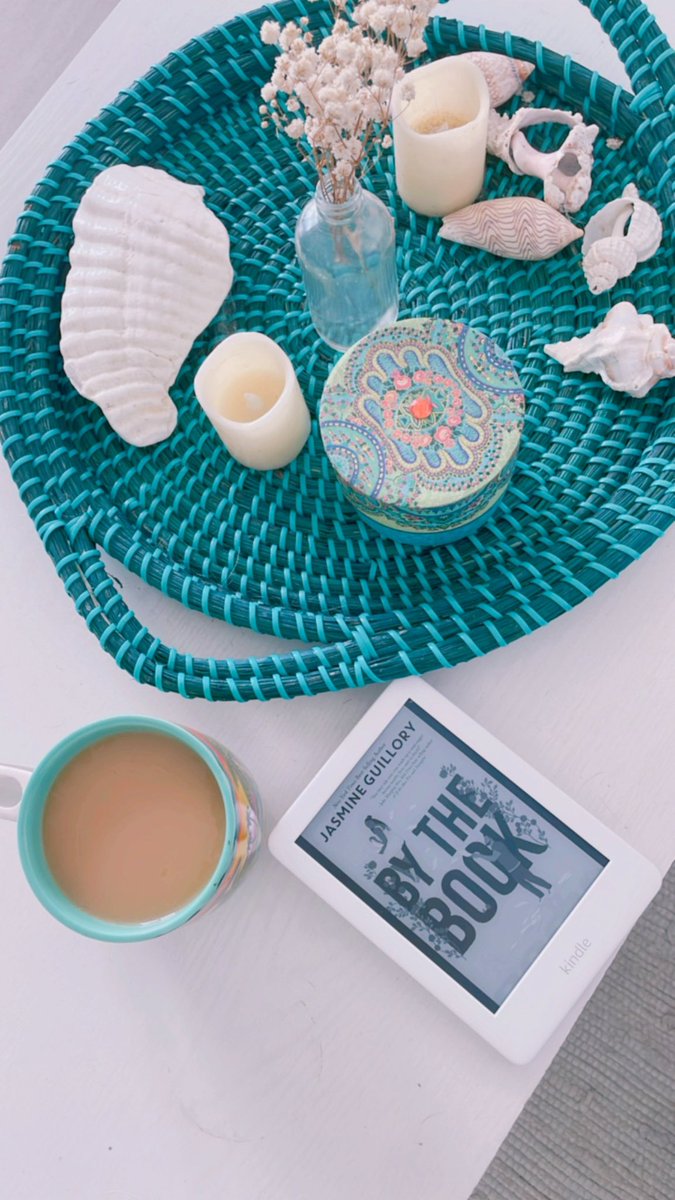 debbiesarlat's tweet image. Coffee and a book. Essential am and pm things on weekends 💆🏻♀️