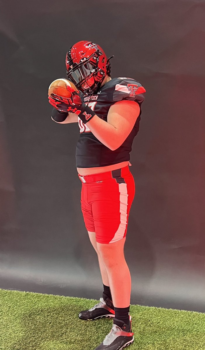 ryley_kester15's tweet photo. Had a amazing time @TexasTechFB thank you for making me feel at home🖤❤️! @Coach_Martin34 @JoeyMcGuireTTU @CoachHamby @CoachBunningTTU #WreckEm https://t.co/EEUgNsrRBu