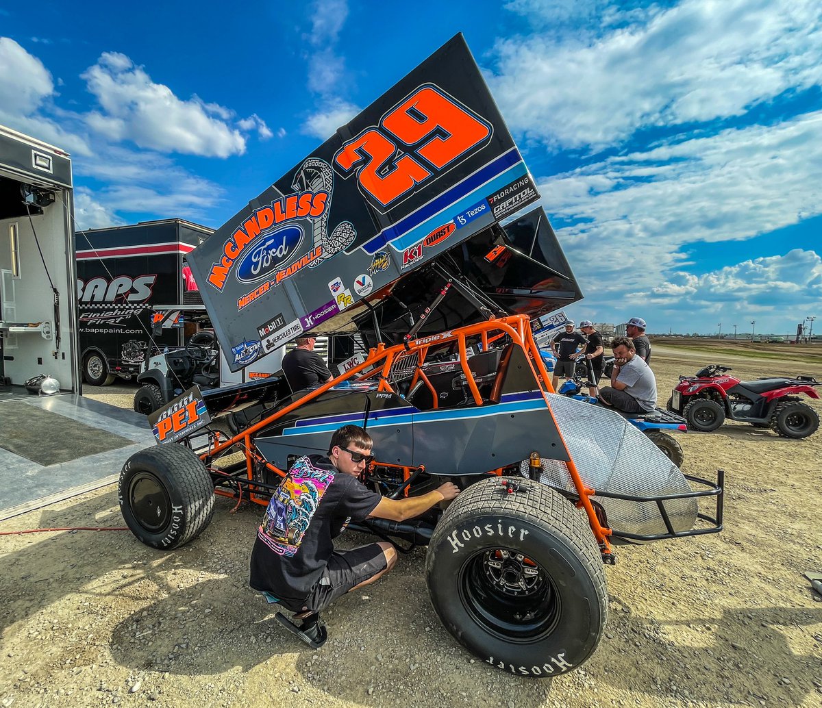 dcanfield17's tweet photo. Hunter Percent Sunshine on The Law Firm could only mean one thing…It’s RACEDAY on @FloRacing with the @ASCoC @atticaracewyprk 

Tune in LIVE at 5:45 PM ET.
@HunterPercent 
@TyCourtney7BC 
@parker_pm9 https://t.co/iMbxTtVbMC