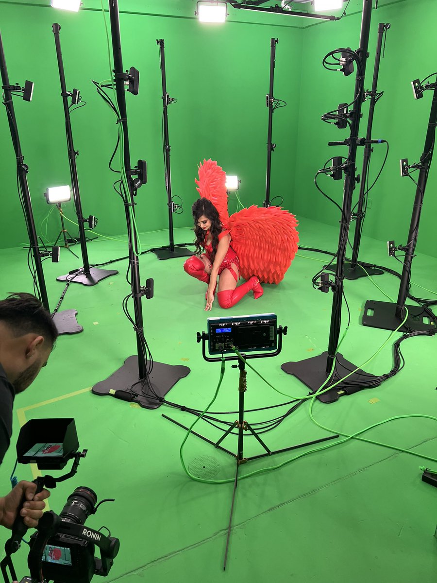 AndreaOcampoTV's tweet photo. Working with FIU with their volumetric capture studio lab for our Web3 project turned fantasy novel Goddess of the Elements. #VolCap #volumentricCapture #Web3 #WomenInWeb3 https://t.co/TKhLd9ZL01