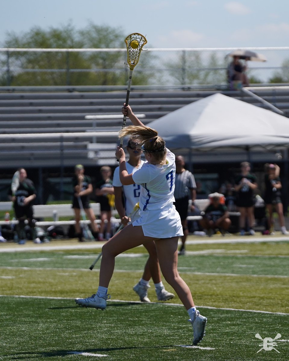carmelgirlsLAX's tweet photo. Fighting for the Win 💪

#unfinishedbusiness https://t.co/SJKdEYU4Zh