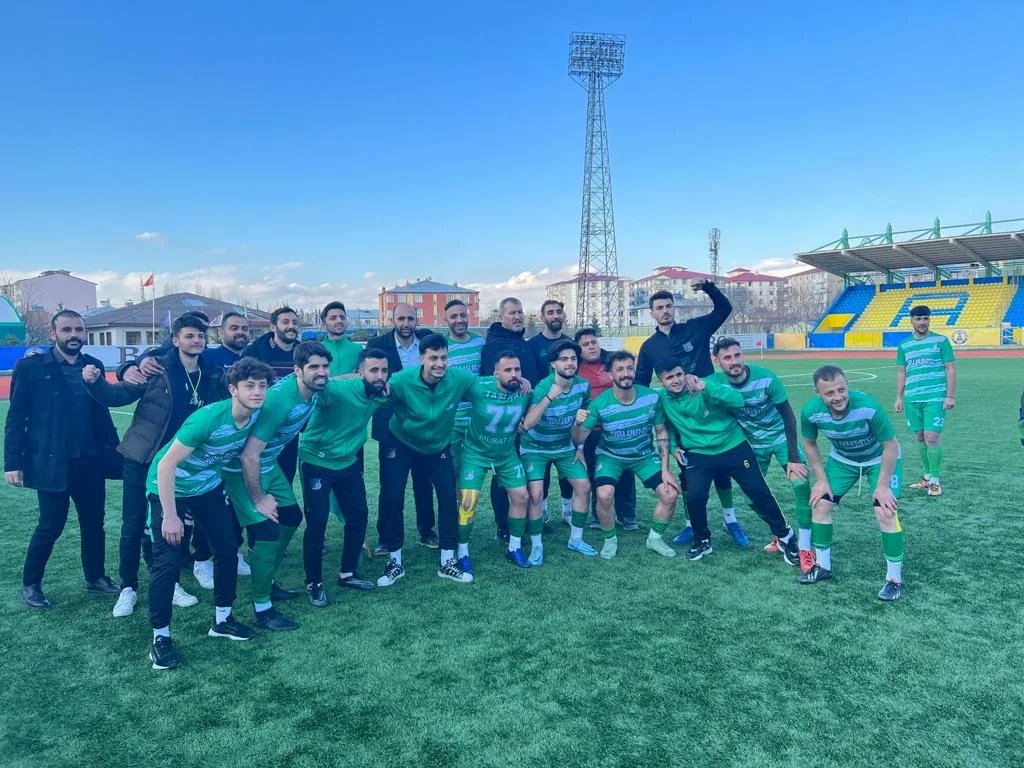 murat89sk's tweet photo. 2022 - 2023 sezonu Ağrı Amatör lig  şampiyonu Taşlıçay Murat89 🤍💚 https://t.co/DDOwVvEuX6