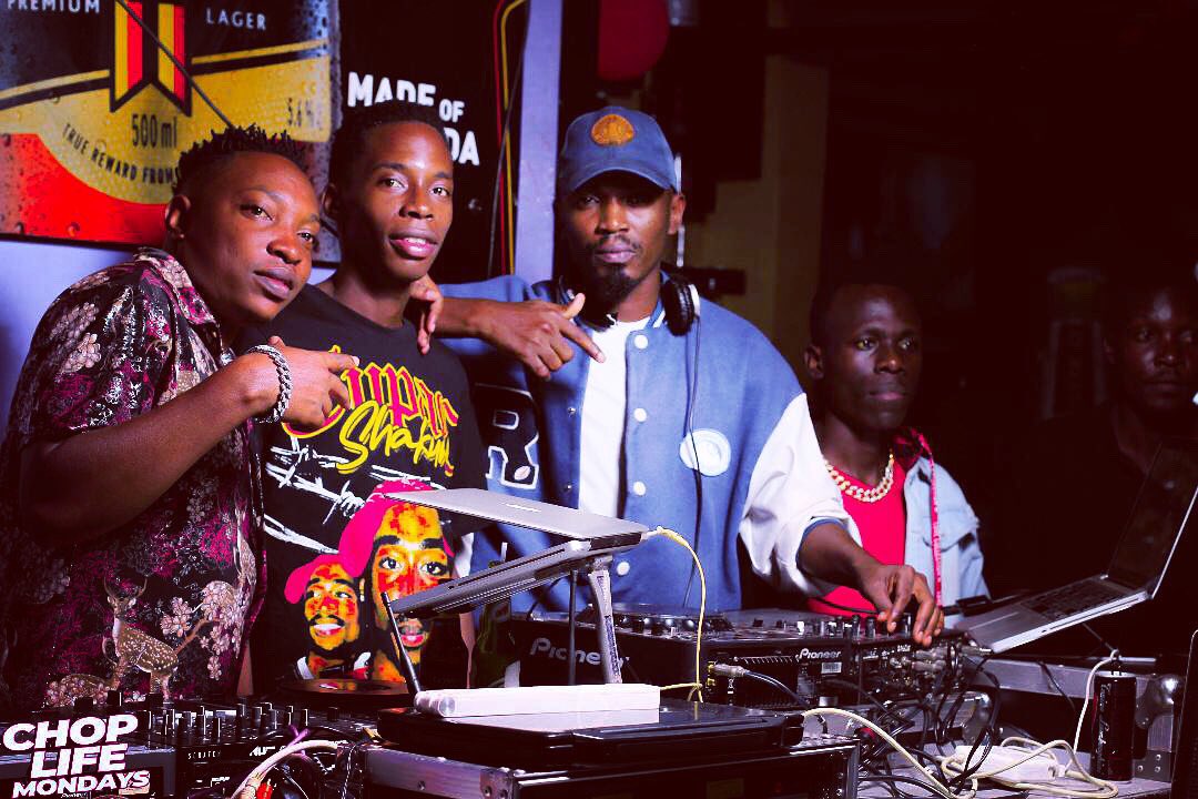 kingsspotnkumba's tweet photo. Tonightβs men! @SELECKTAENTITY @HassieDjay @djtutuchar #UniversityNightParte #KingsSpot https://t.co/vcb5gd60Or