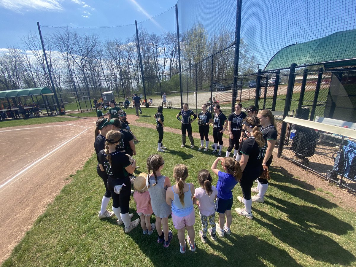 CoachDeininger's tweet photo. @NORDONIASBALL  Youth girls came out to support the team. https://t.co/AnvElkUmCI