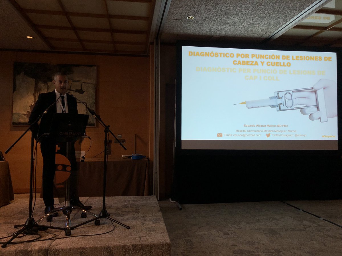 CitopatolCAT's tweet photo. Agradecidos al Dr Eduardo Alcaraz (@edusqo) del H Universitario Morales Messeguer (@Area6VegaMedia) por su visita en el XIII Congrés Català de Citopatologia.  Aportación con una  conferencia y un seminario interactivo de casos y #FioNA
Un placer tenerte con nosotros🙏🏻
#CitopatCat https://t.co/VGari9XLrG