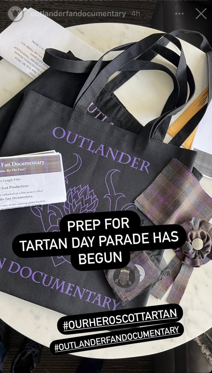 Prep for the #TartanDayParade - Look at all that #OutlanderFanDocumentary SWAG😍😍😍😍😍😍😍😍😍😍😍😍😍

#TartanDayParade
#OurHeroScotTartan
#NewYork
#OutlanderFanDocumentarySwag