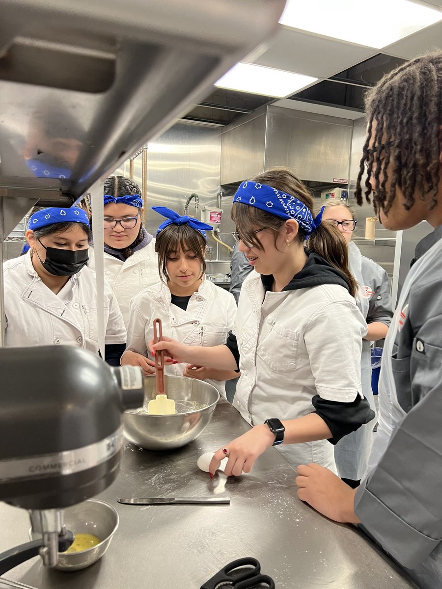 LVCulinaryArts's tweet photo. Thank you @CulinaryFUHS &amp; @Principal_Rubio for an AMAZING fueld trip experience for @LVCulinaryArts students! Chef Mario &amp; Shinault were over the top inspiring! #FSDlearns https://t.co/HSl9X4ftqQ