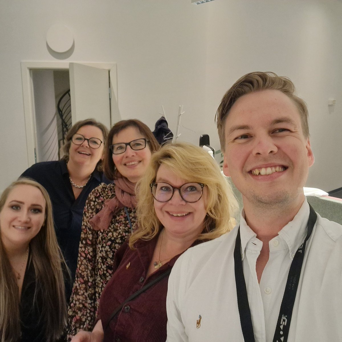 Den 15.4 er det søknadsfrist til høyere utdanning. <a href="/Kristiania/">Kristiania</a> har søkervake og følger med på søkertallene. I år har vi rekordtall! Kudos til alle dem som sitter og jobber med å svare på alle spørsmål og ta imot  søknadene! Takk til Klæboe, Bjerkreim, Hege Tariczky et al.