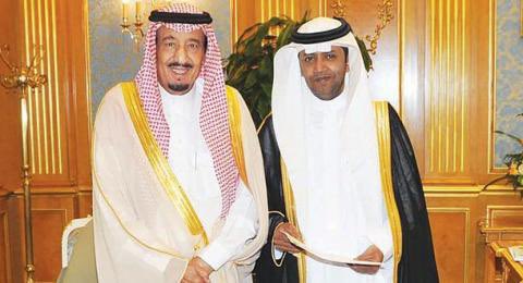 IBRAHIMALHASHM0's tweet photo. @AzizbagBag #البيعة_السادسة_لولي_العهد 
#ولي_العهد 
مليك العز راية التوحيد “سلمان” الملك سمعا وطاعه ياسيدي والولاء لك مليك الفخر والعمر الطويل وحماك الله للوطن .
سمو التواضع سمو الفخر ولي العهد الامير محمد بن سلمان إمضي للقمة وعين الله ترعاك. https://t.co/KIs3XpE8VC
