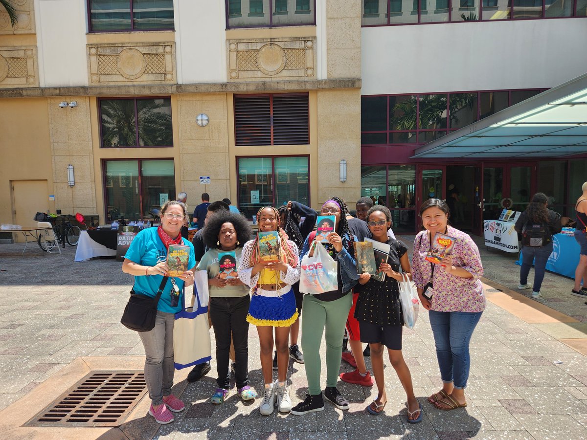 mylibinfo's tweet photo. @BAMwpb @MandelPL with Viking Battle of the Books' Club. Met authors & illustrators and created fun animations. @jfk_vikings @DeborahAlonzo6 @RC_JFKPrincipal @librarycurrent @MoniqueFoushee1 #readingforpleasure #findyourselfinabook https://t.co/PBzxNuVQea