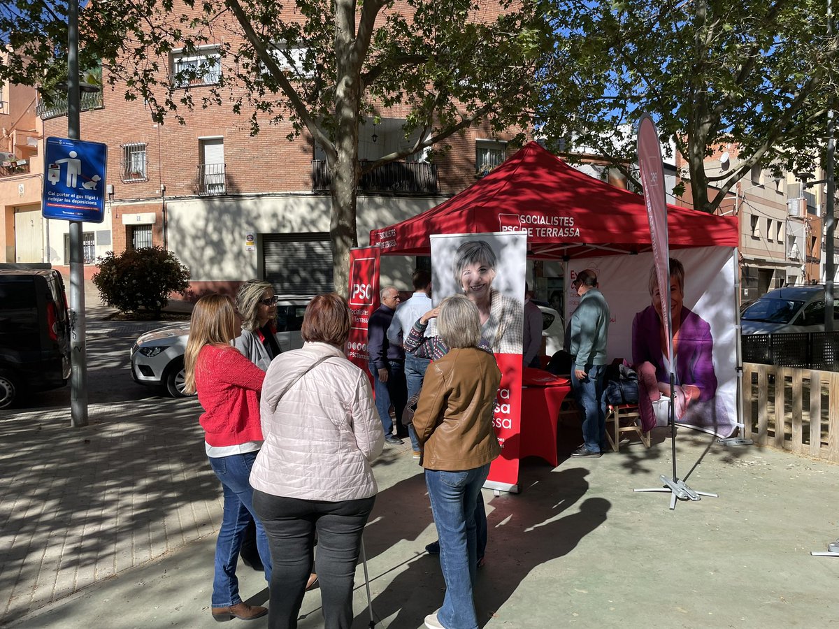 PSCTerrassa's tweet image. 🩷 Matí de carpa a Can Boada per explicar les nostres propostes pel barri, com la compra de camions de recollida de residus lateral esquerra o la restitució dels canvis de circulació que va fer el govern de Ballart fa dos anys.

 #AlcaldessaEvaCandela #CanBoada #Terrassa