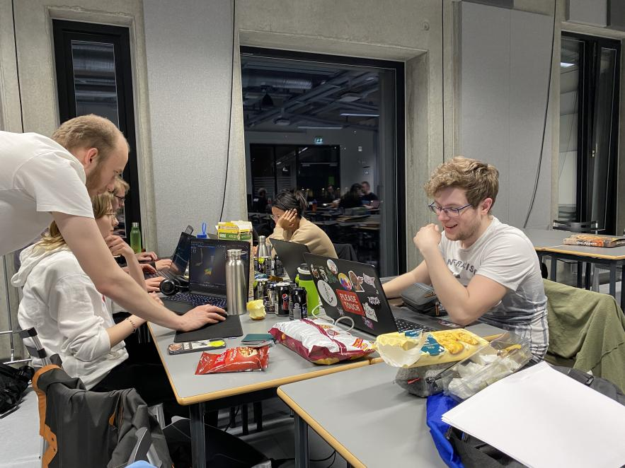 createjamdk's tweet photo. Some late night mood photos from the jammers! 🦜🏴☠️
Luckily, they should have enough coffee and Red Bull to last them for the night, if needed... 😅
We're super excited to play everyone's games tomorrow! 🤗
#createjam #createjamsevenseas #dkgame https://t.co/KVkCsbb8Fv
