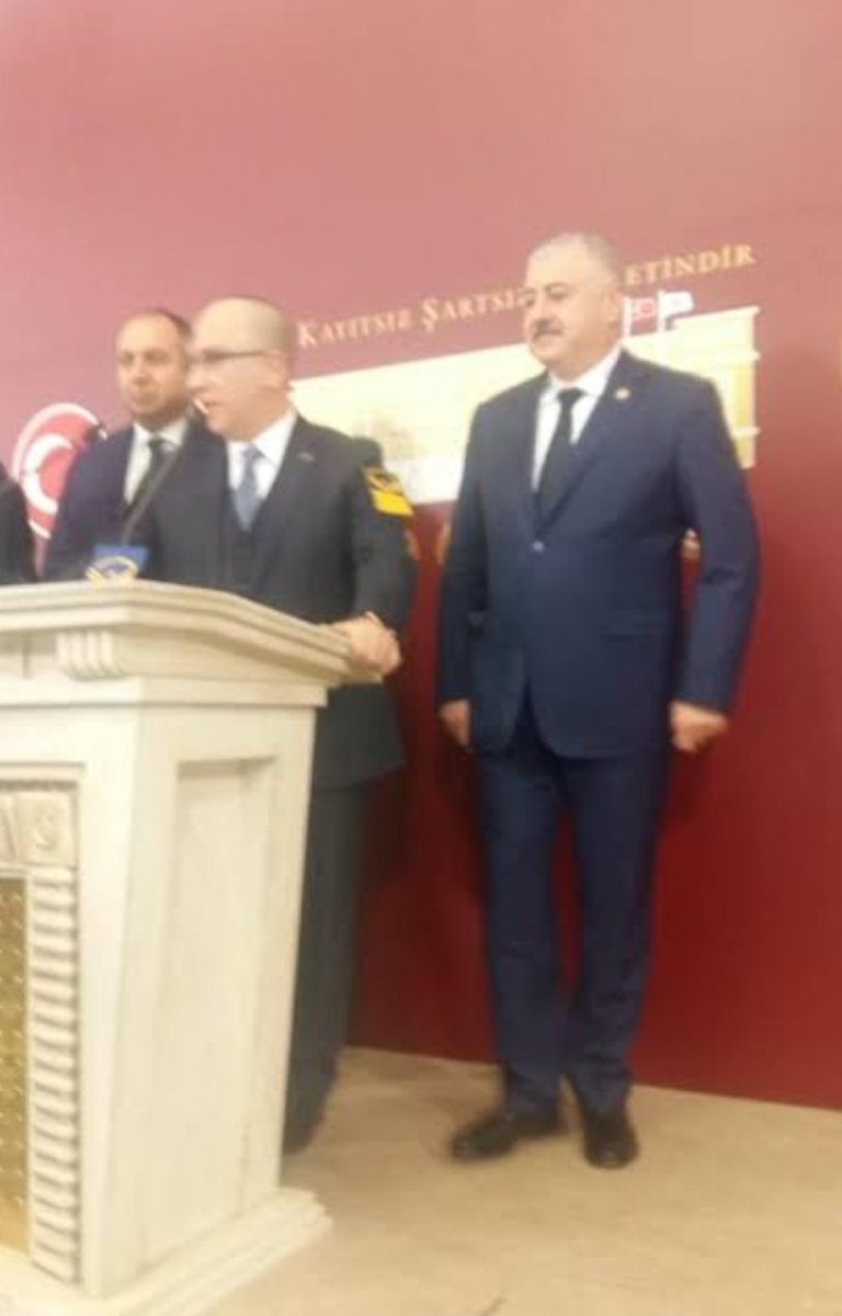#Diplomali Sayın Devlet büyüklerimizden verdikleri sözü yerine getirmelerini 300.000 kişilik Uzman Jandarma camiası ve aileleri Beklemektedir.. #ArifÇetinPaşa
<a href="/RTErdogan/">Recep Tayyip Erdoğan</a> <a href="/dbdevletbahceli/">Devlet Bahçeli</a> <a href="/suleymansoylu/">Süleyman Soylu</a> <a href="/kilicdarogluk/">Kemal Kılıçdaroğlu</a> <a href="/meral_aksener/">Meral Akşener</a> <a href="/Mustafa_Destici/">Mustafa Destici</a> <a href="/ErbakanFatih/">Dr. Fatih Erbakan</a> <a href="/UlviYonter/">Dr.İzzet Ulvi YÖNTER</a>