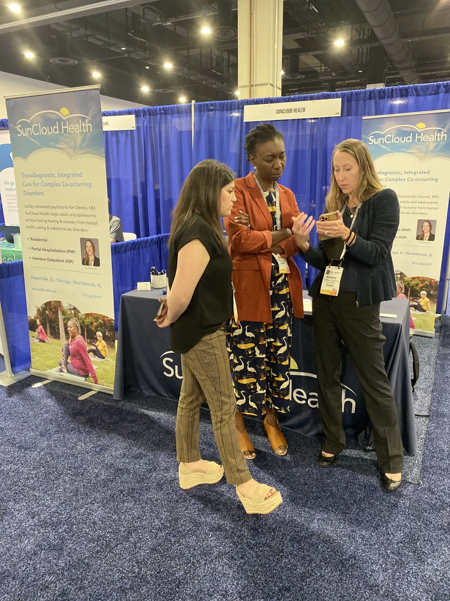 SunCloud's team, Kim Dennis, MD, Eleanor Annan, MD, Dr. Nikki Bishop, and Autumn Aumann, at #ASAM2023, celebrate our fully integrated treatment program after attending workshops for trauma-informed practices and addiction.