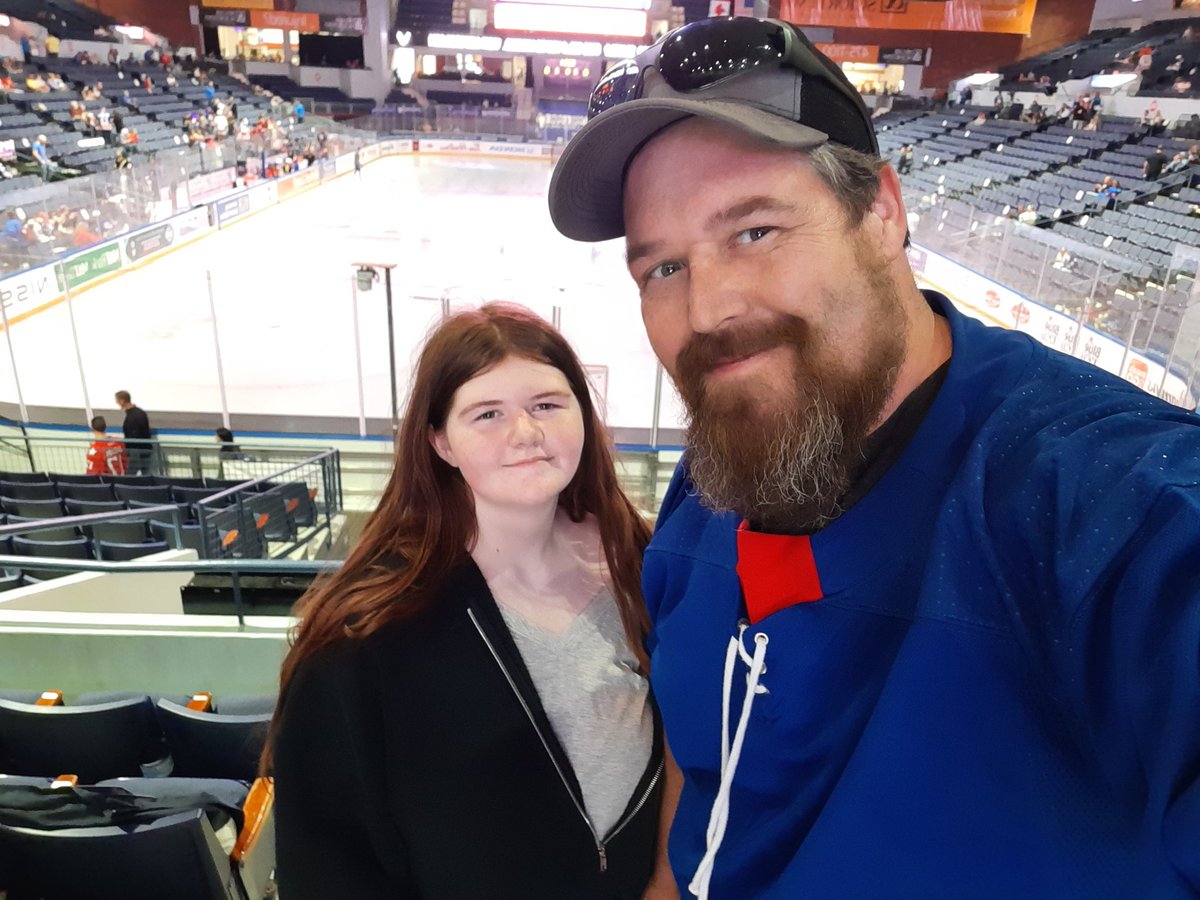 daddy daughter time at Last home game of regular season. 

LETS GO ROCHESTER !!! 
<a href="/AmerksHockey/">Rochester Americans</a> 
#wellnowselfie