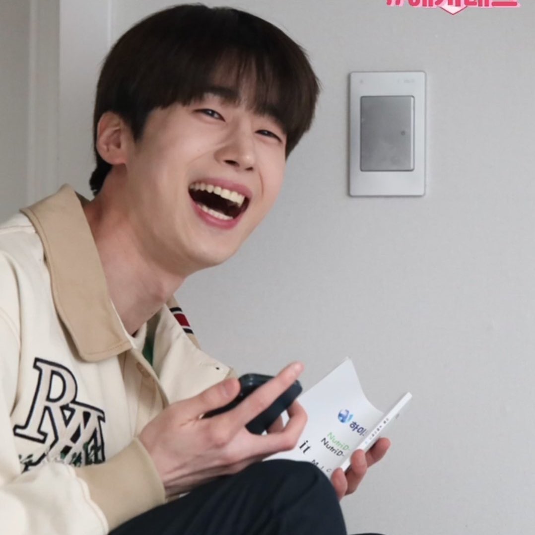 ◡̈                       💗                       ◡̈ 

#SEUNGWOO      #한승우       #VICTON