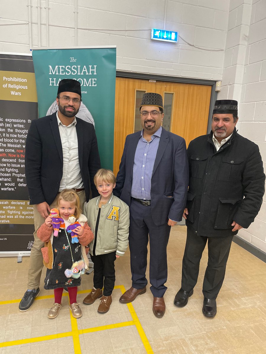IforHael's tweet photo. Diolch yn fawr i Imam Ahmad am ein gwahodd i Swper Iftar. Roedd Seren a Sbarc wedi joio hefyd! ☪️🏴󠁧󠁢󠁷󠁬󠁳󠁿

Thank you very much to Imam Ahmad for inviting us to Iftar Dinner. Seren and Sbarc enjoyed it too! ☪️🏴󠁧󠁢󠁷󠁬󠁳󠁿

@AMYA_Cardiff 
@Siarteriaith 
@SerenaSbarc https://t.co/RJpJryZ2XY