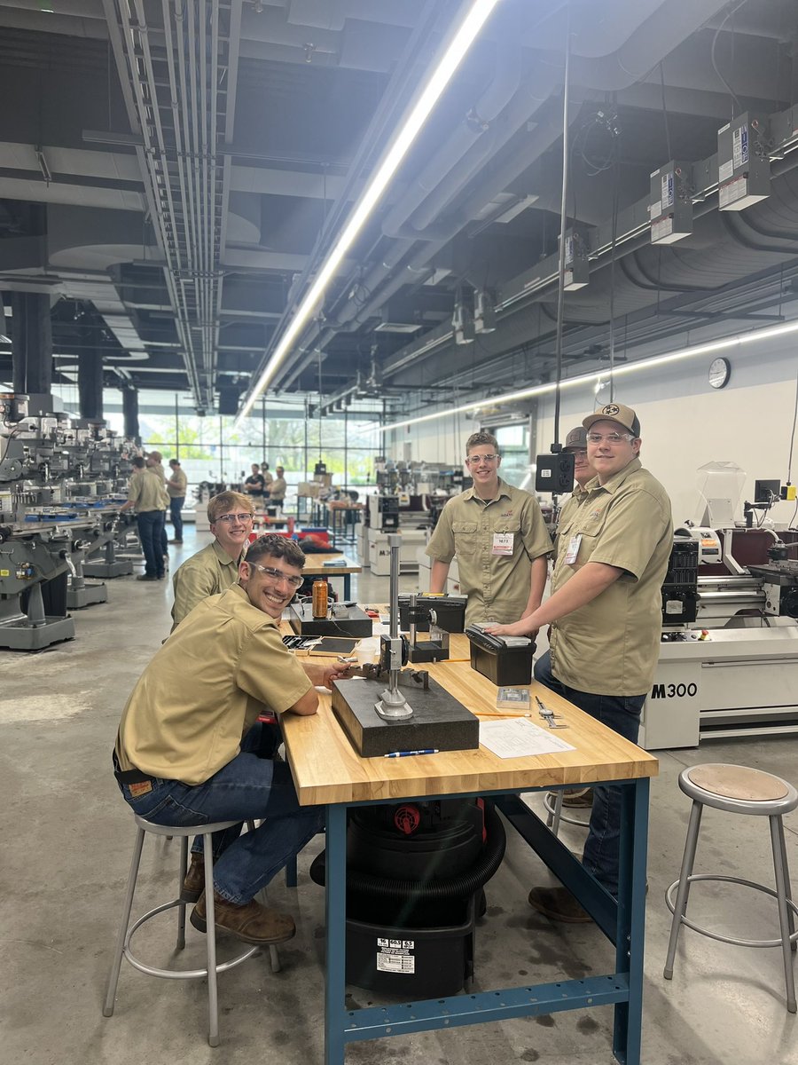 How about these machining students from Michigan <a href="/SkillsUSA/">SkillsUSA</a> @grcc #futureofmanufacturing #skilledtrades
