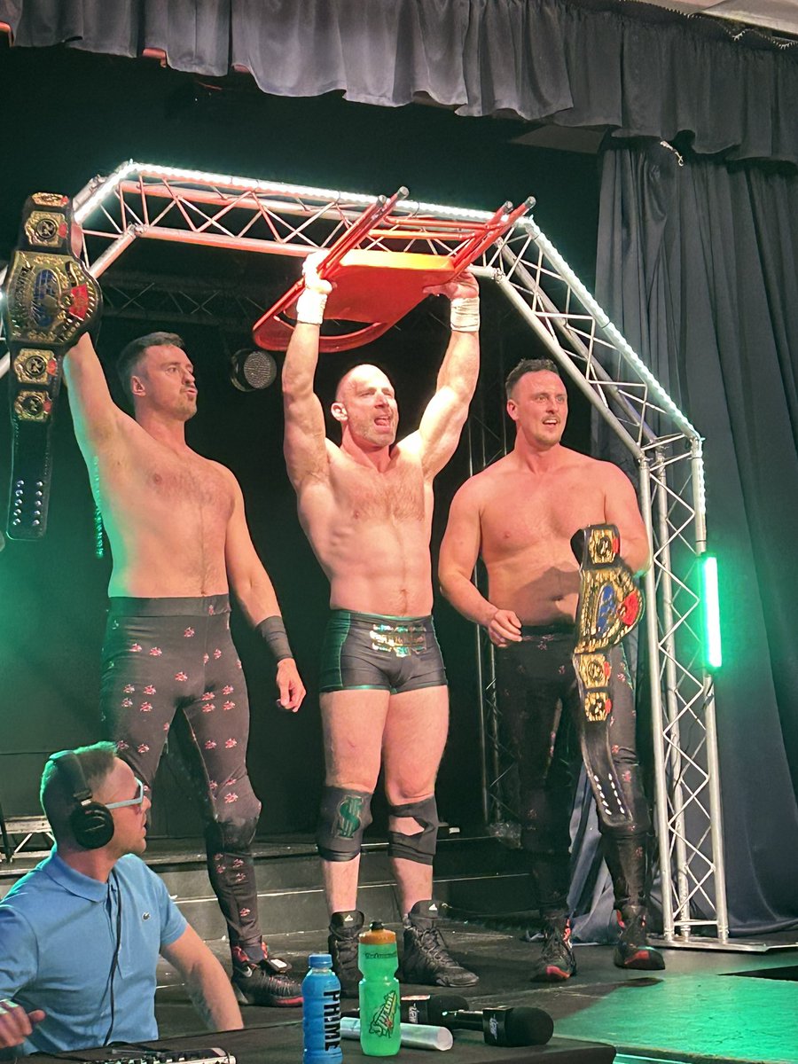 stimpson_dave's tweet photo. Heels always be healing

#allmillernofiller
#AWEsome

@SimonMiller316 
@byeTBA 
@UltimateProUK https://t.co/YpbJdoLYID