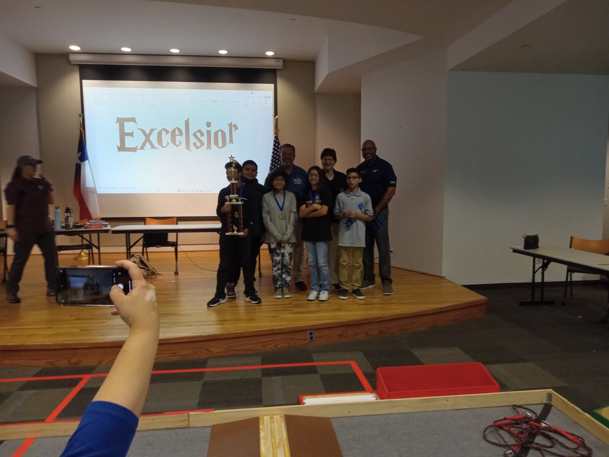 MelSilvestre84's tweet photo. Our #mightyhornets did it! With 10 seconds left in the finals, they pulled the most difficult activity to bring home the🥇. So proud of our @AEMA_JDMS Ss. Shout out to @mathwithmyeisha for being such a great #robotics coach https://t.co/tCSLM62AoY