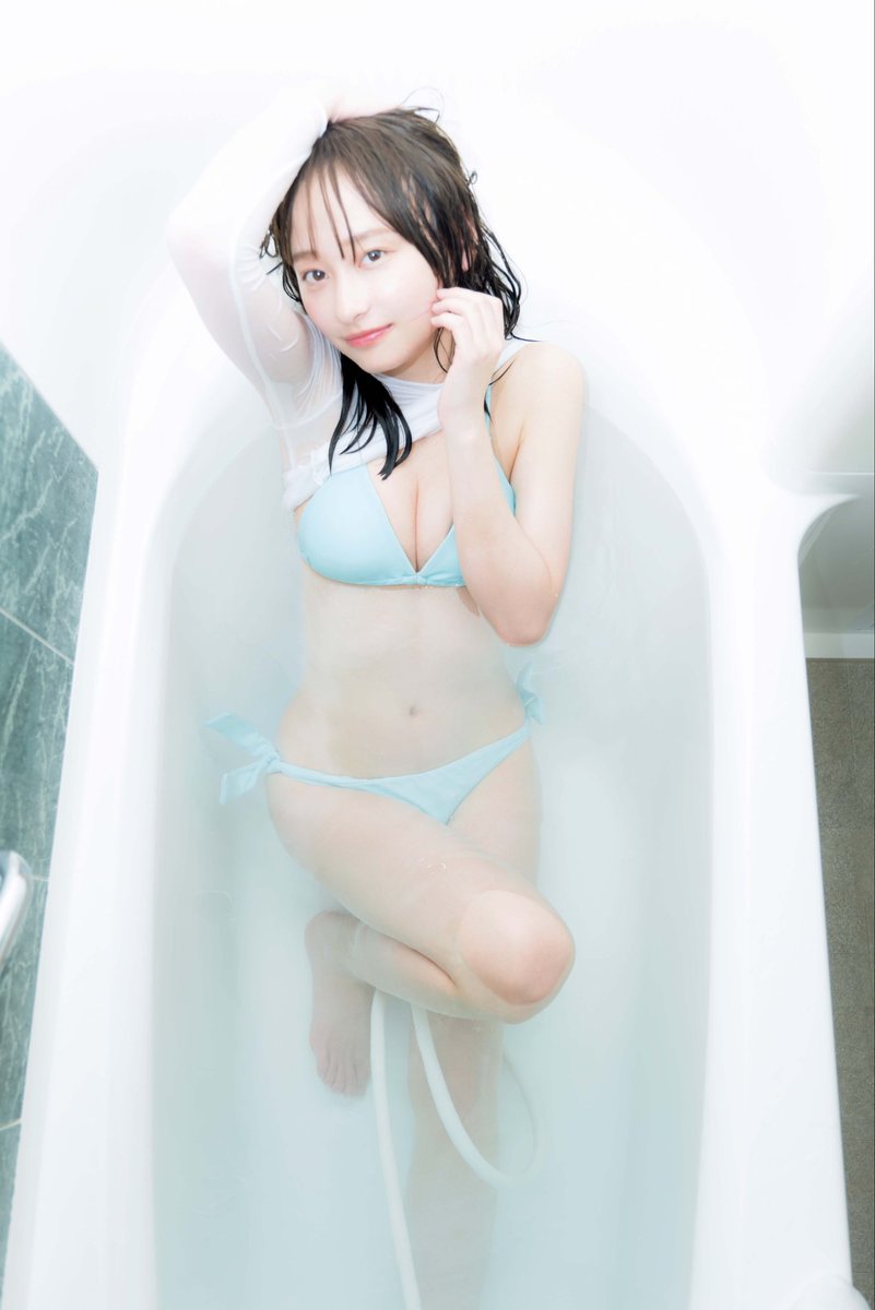 NibuKageManamo's tweet photo. 最後までヤるか悩みましたが…

写真集記念ラスト
Gif祭り（オチがまとまらずGif頼り💧
🔞⚽写真集前、全裸待機期間作品「風呂」 https://t.co/NV12kACfxW https://t.co/6vL4Q2aOtN
