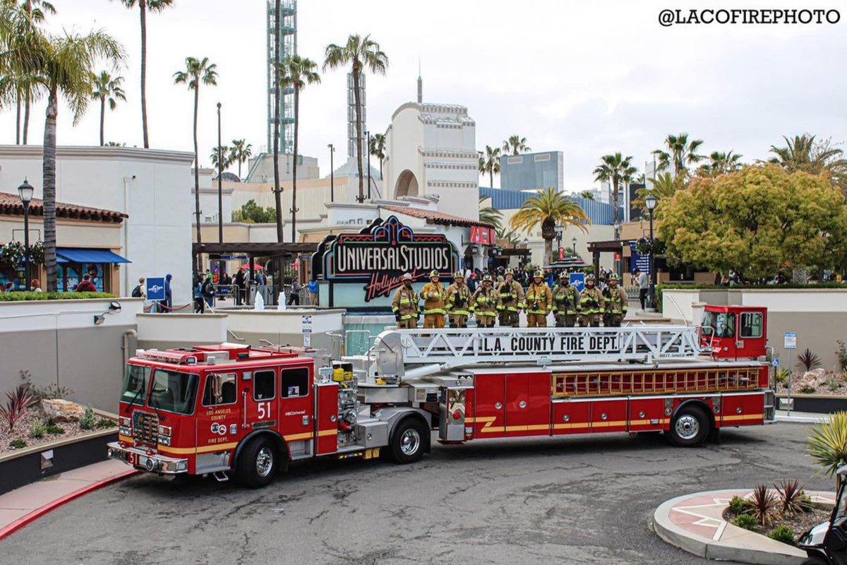 LACOFD's tweet photo. Great photos captured of #LACoFD firefighters assigned to Fire Station 51, located inside Universal Studios Hollywood. Units assigned to FS 51 include a Quint, Engine, Squad, & QRV Unit.
๐ธ @lacofirephoto (IG)
#lacofd #lacountyfire #lacountyfd #community #caring https://t.co/hRS9IRlNRl
