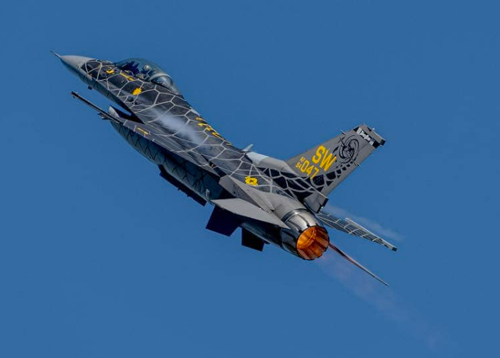 OverHampshire's tweet photo. We are grateful for the incredible excitement you have shown for the show September 9-10 at Pease Air National Guard Base. Premium Seating areas have continued to move quickly, with many already sold out. Act soon to secure your spot! https://t.co/8SjfyrPBYQ https://t.co/zIt4ubd8LK