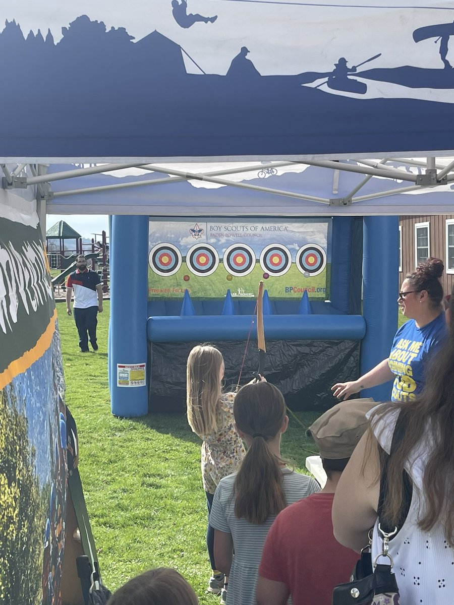 Andy_Buchsbaum's tweet image. Air boat rides, car races, games #MapleFest