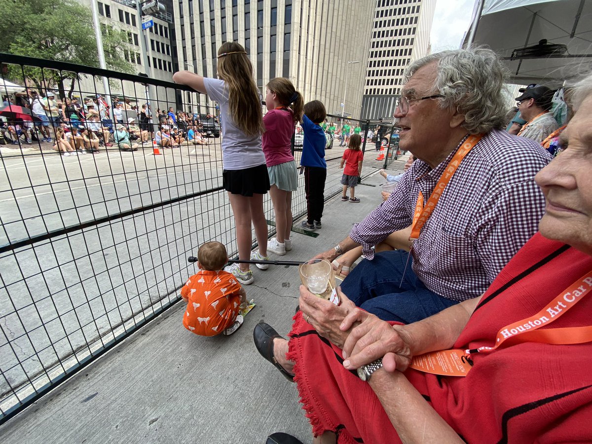 stinapag's tweet photo. Art Car enthusiast. #orangeshow #artcarparade2023 https://t.co/sW3hKWpDZd