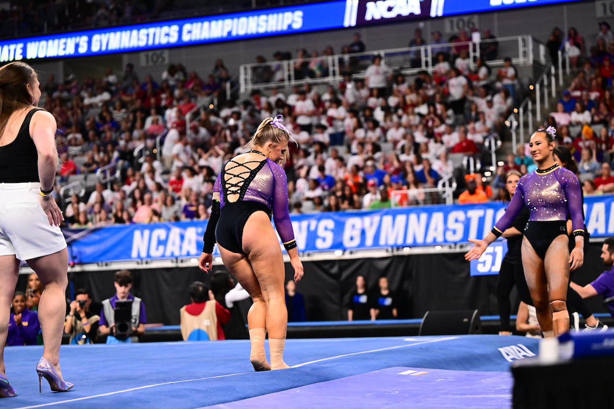 LSUgym's tweet photo. The griddy off the floor for the last time this season... we're not crying https://t.co/BLmjssTBcv