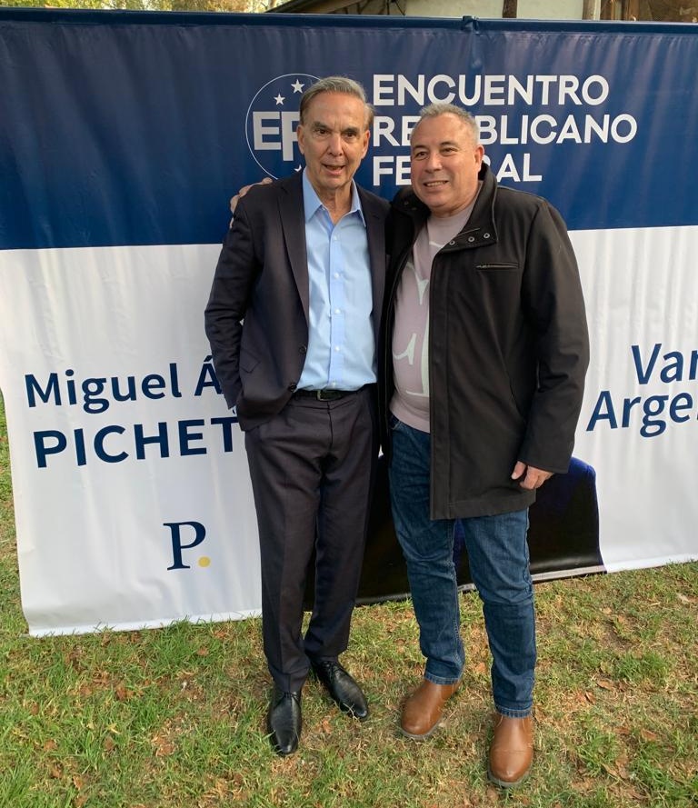 marcecardoso10's tweet photo. Encuentro con dirigentes encabezado por @MiguelPichetto. 
Vamos Argentina🇦🇷
@ERFNacional https://t.co/dalFN1skHU