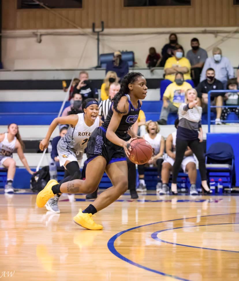 Fito_Rmz's tweet photo. .@CorrebasketUAT da a conocer a su primera jugadora para la Temporada 2023 de la @LNBPFEMENIL se trata de la 🇺🇸estadounidense Vicky Duru que dará sus primeros pasos como Profesional con el equipo de Tamaulipas

#JuntosHaciendoHistoria #Temporada2023 #LNBPFemenil #LaTienesQuevivir https://t.co/B4TLtI778i