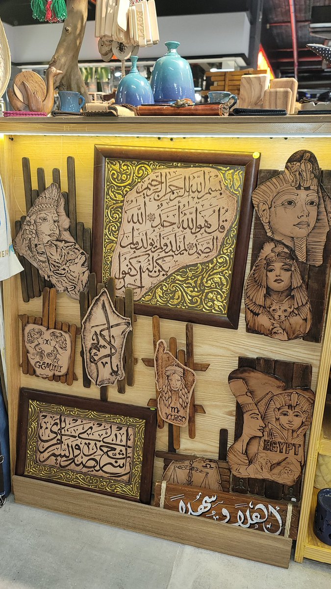 mesmat66's tweet photo. All kinds of ARTs 🎨 in one place @SohoSquareSharm at @artmadesharm1 https://t.co/W07BepUCO1