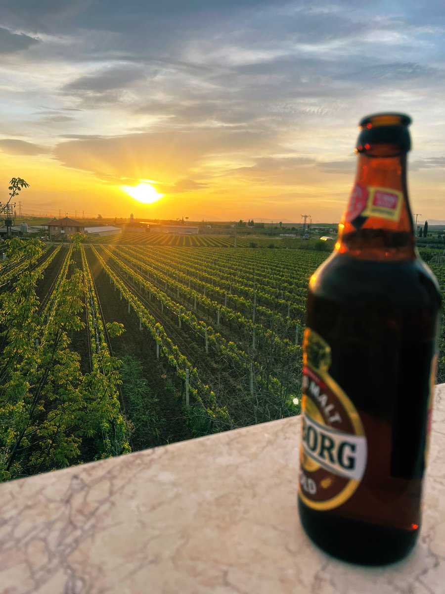 Derindeki tüm seslerin sustuğu belki de delirdiği bi andı diyebiliriz..