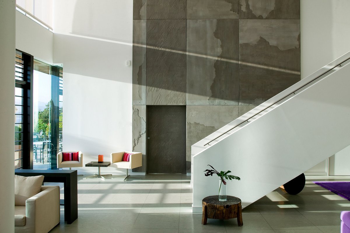 TheeKevHammond's tweet photo. Inside and outside, this hotel is full of interesting #architecture. #structures #interiors  https://t.co/3sVq4MB5zy https://t.co/V1traU1LYA