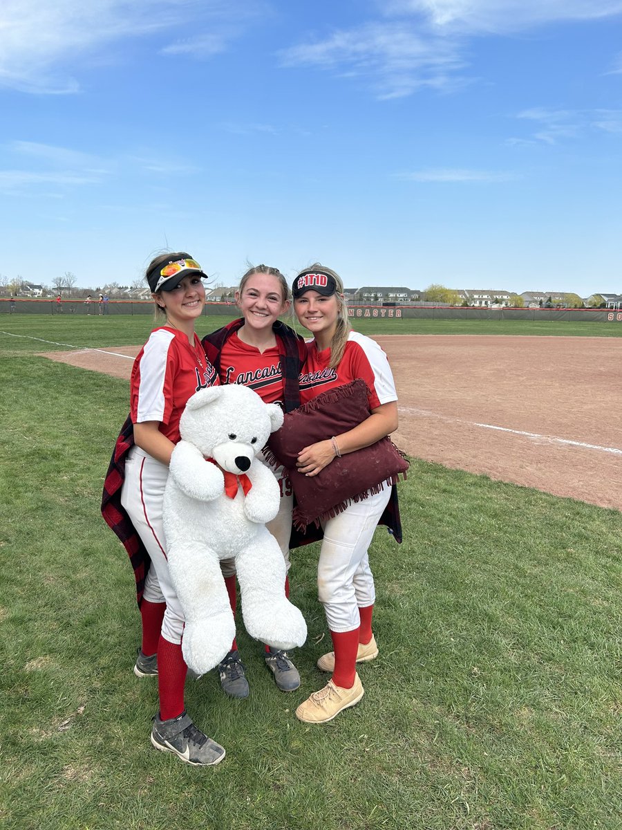 Tough loss vs OP this afternoon but proud of the growth we’ve made in just one week! Todays players of the game: 
Offensive: Ellie Park 
Defensive: Bella DiMino 
Spirit: Abby Smith 
#gsod #1T1D ❤️🖤