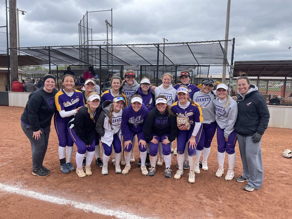 VCHS Hornet Softball 🥇🥇 tweet media