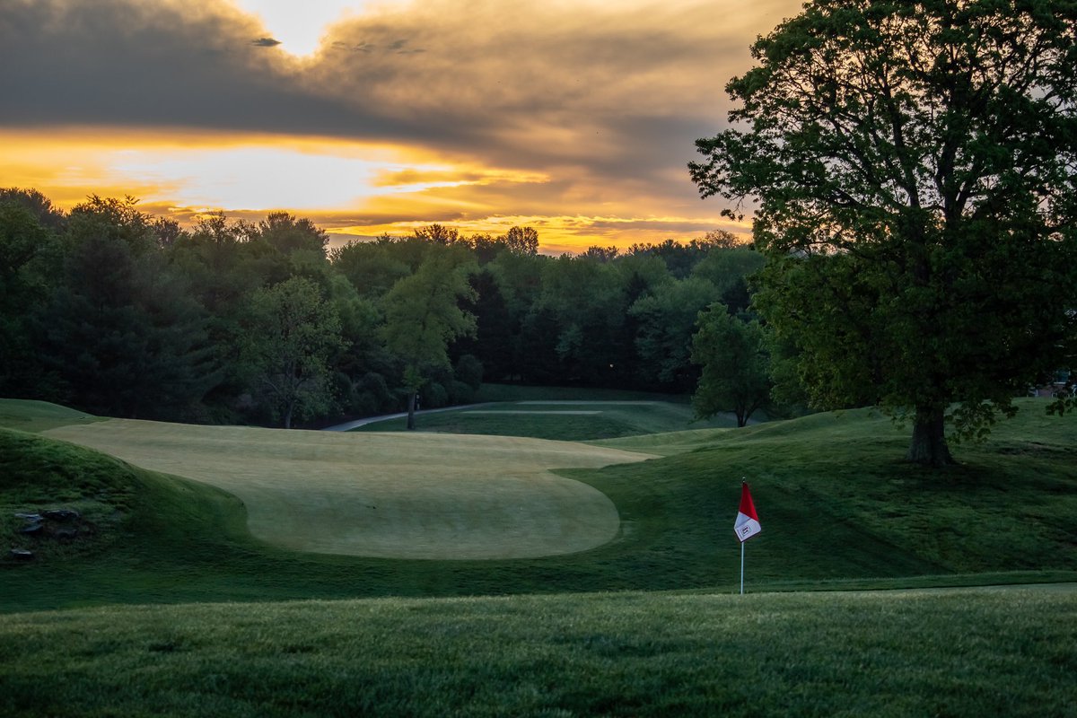ASchilppPhoto's tweet photo. @MikeRollinsSIP @ClintonMcKee4 @GolfBigCedar Love the sunrise over #16 and #18 at TPC Potomac.
#golfsunrise #golfphotos #pga #PGATour #tpcpotomac https://t.co/B4VuCf8yYl