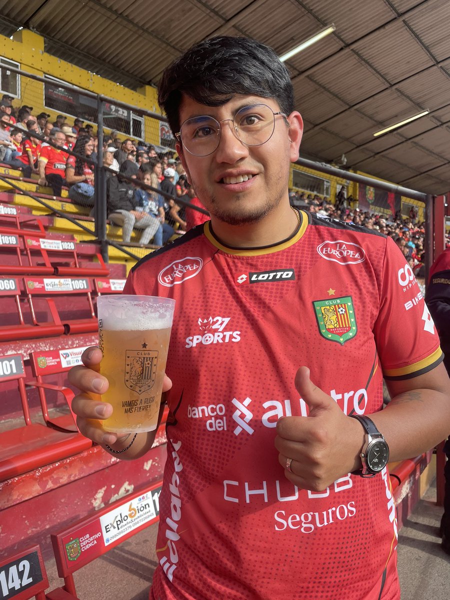 DCuencaOficial's tweet photo. Si estás en el estadio recuerda que puedes llevarte tu vaso coleccionable y de paso descargar la #APPDelCuenca 😏😏😏
#VamosCuenca ♥️🖤
#LigaProBet593 https://t.co/M4mrODCBWG