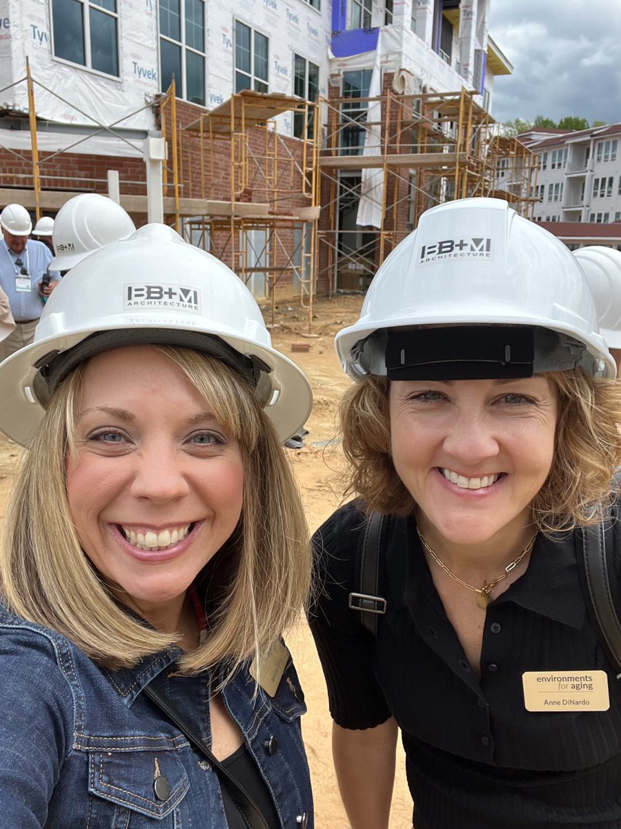 Kicking off #EFAcon with ⁦<a href="/AnneDiNardo/">Anne DiNardo</a>⁩ on a tour of the in-progress Symphony Park IL community in Charlotte. Thanks to BB+M Architecture for hosting our attendees! #seniorlivingdesign
