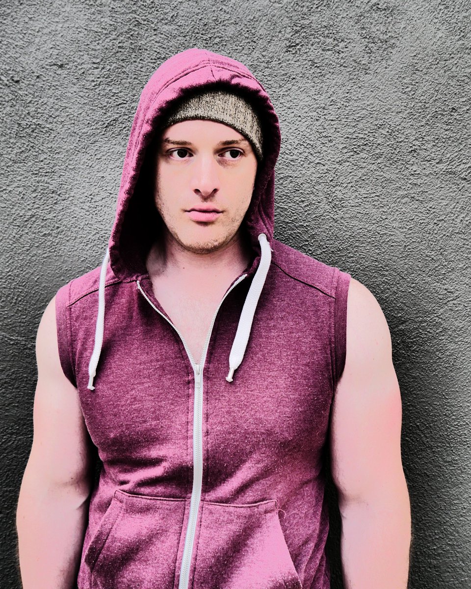 dcdowning3's tweet photo. Photo shoot in #Venice #California #LosAngeles #COACHELLA2023 #hoodiepink #hoodie #art #Filmmaker  #Director https://t.co/uYEfZvPODz
