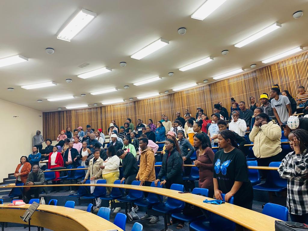 SCOCapeTown's tweet photo. 14 April 2023 Service. 🤍
#scocputdistrictsix
#ReachingStudentsForChrist
#WeAreCPUT https://t.co/vmkrk5YdhF