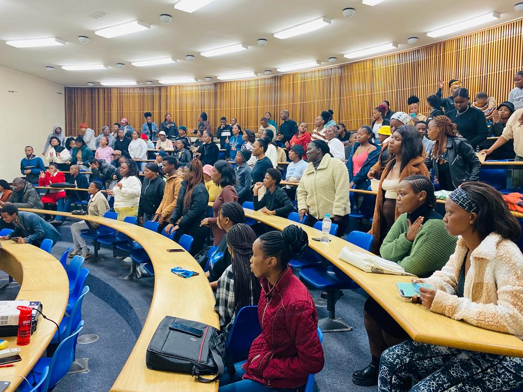 SCOCapeTown's tweet photo. 14 April 2023 Service. 🤍
#scocputdistrictsix
#ReachingStudentsForChrist
#WeAreCPUT https://t.co/vmkrk5YdhF