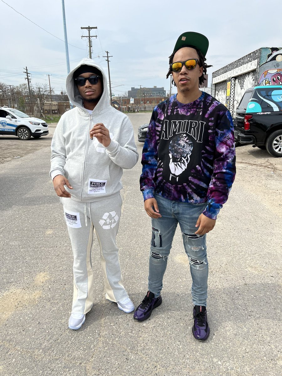 RealRichIzzo's tweet photo. RECORD LABELS CALLING DEY GOT ME INNA BIDDING WAR #RIPWILD #RIPJUMPOUT https://t.co/8wT0uz3DF6