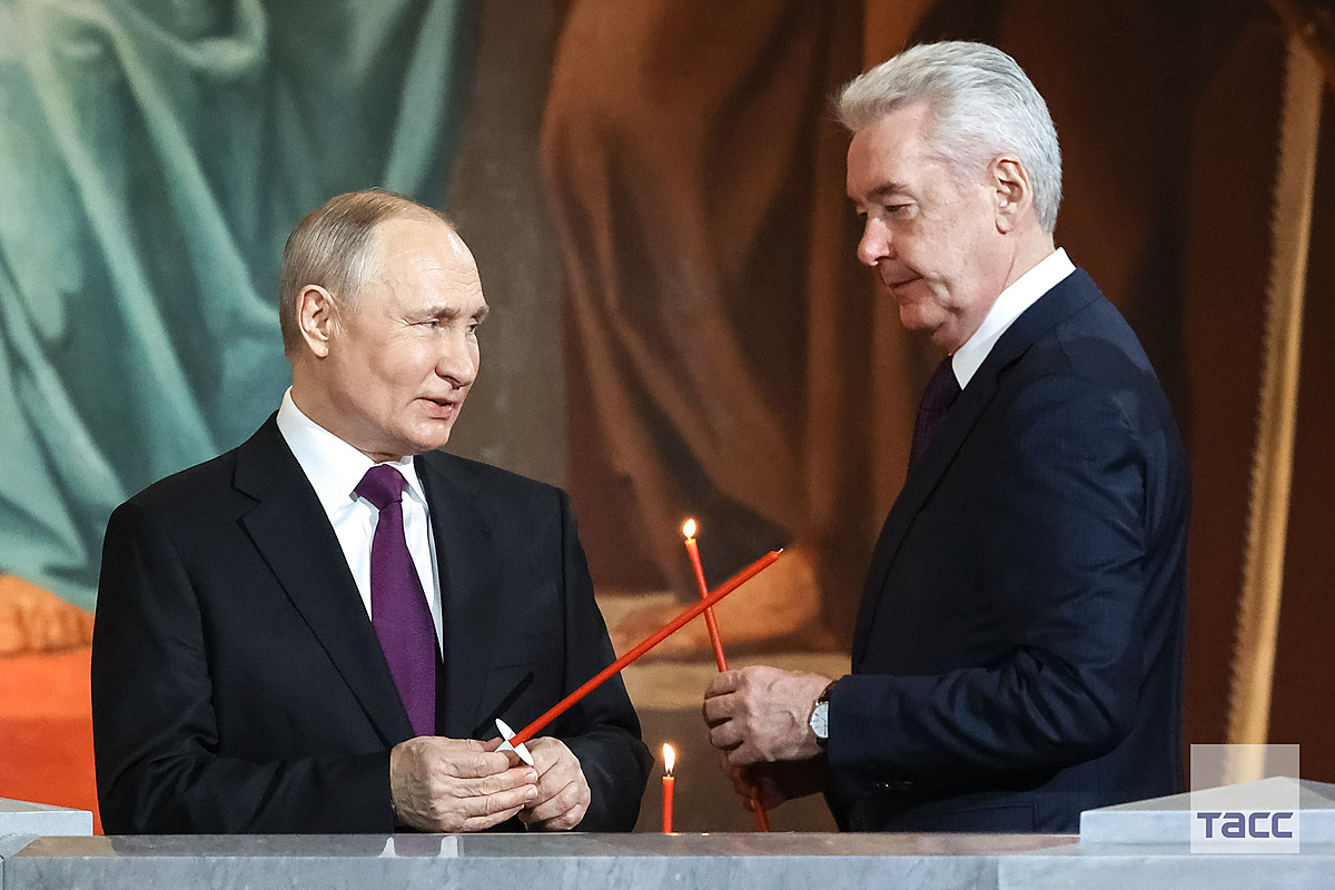 tass_agency's tweet photo. Владимир Путин приехал на пасхальное богослужение в храм Христа Спасителя:
https://t.co/f4uyErYeur

Фото: Сергей Карпухин/ТАСС https://t.co/h1kJVqFpPm