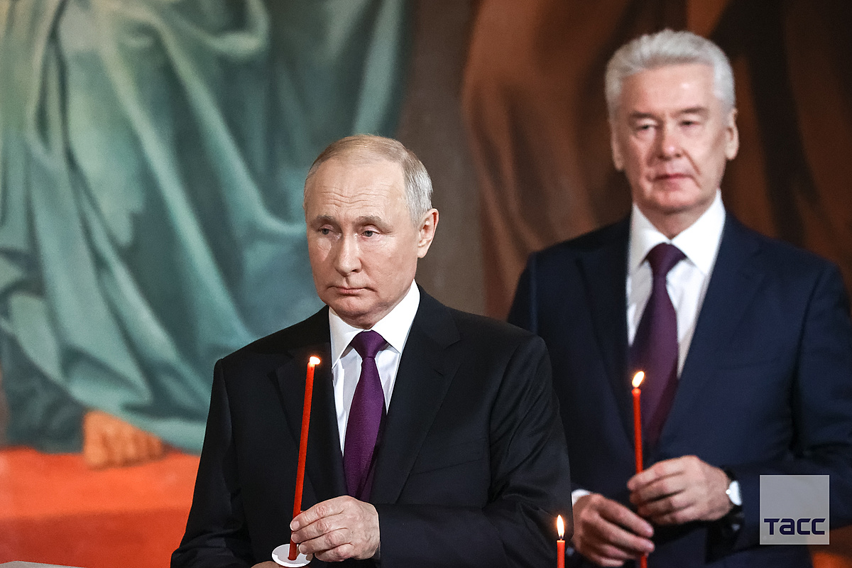 tass_agency's tweet photo. Владимир Путин приехал на пасхальное богослужение в храм Христа Спасителя:
https://t.co/f4uyErYeur

Фото: Сергей Карпухин/ТАСС https://t.co/h1kJVqFpPm