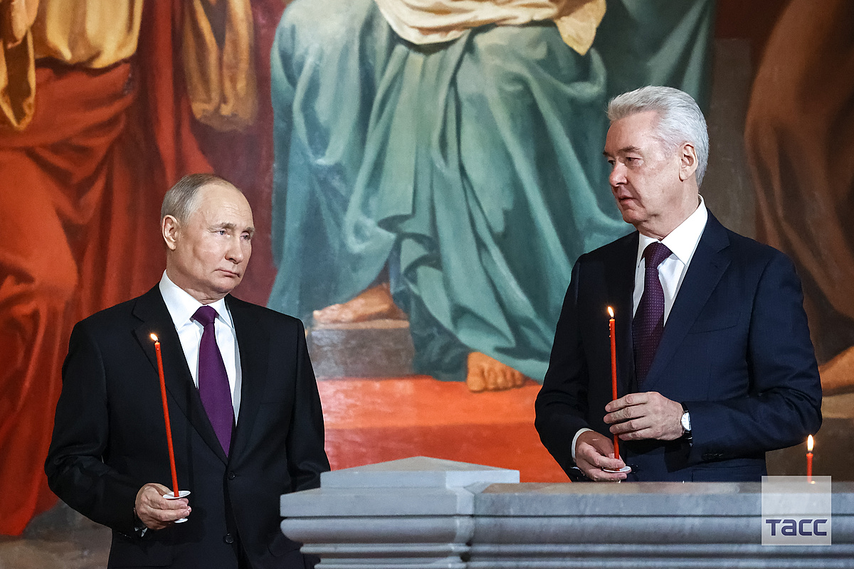 tass_agency's tweet photo. Владимир Путин приехал на пасхальное богослужение в храм Христа Спасителя:
https://t.co/f4uyErYeur

Фото: Сергей Карпухин/ТАСС https://t.co/h1kJVqFpPm