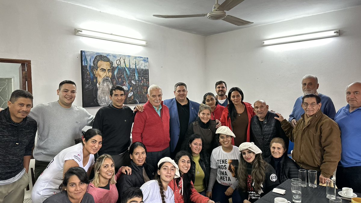ArielGarciaUCR's tweet photo. 📍Ahora, con #IvannaSalvatierra y #VerónicaOcampo junto a un gran equipo que el próximo #14DeMayo va a transformar la realidad de los vecinos y vecinas de #Famaillá

🙌 #JuntosSomosMejores
#RobertoSanchezGobernador https://t.co/iYXA01NMA5